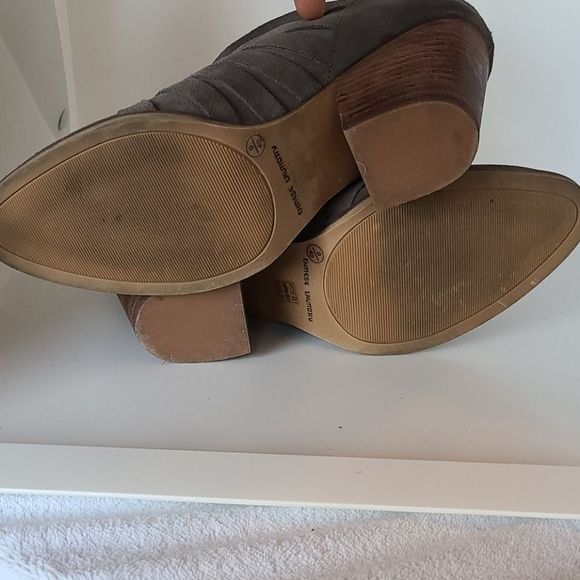 Suede strappy boot - Picture 5 of 7